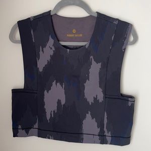 Rober Geller collab with Lululemon Crop tank